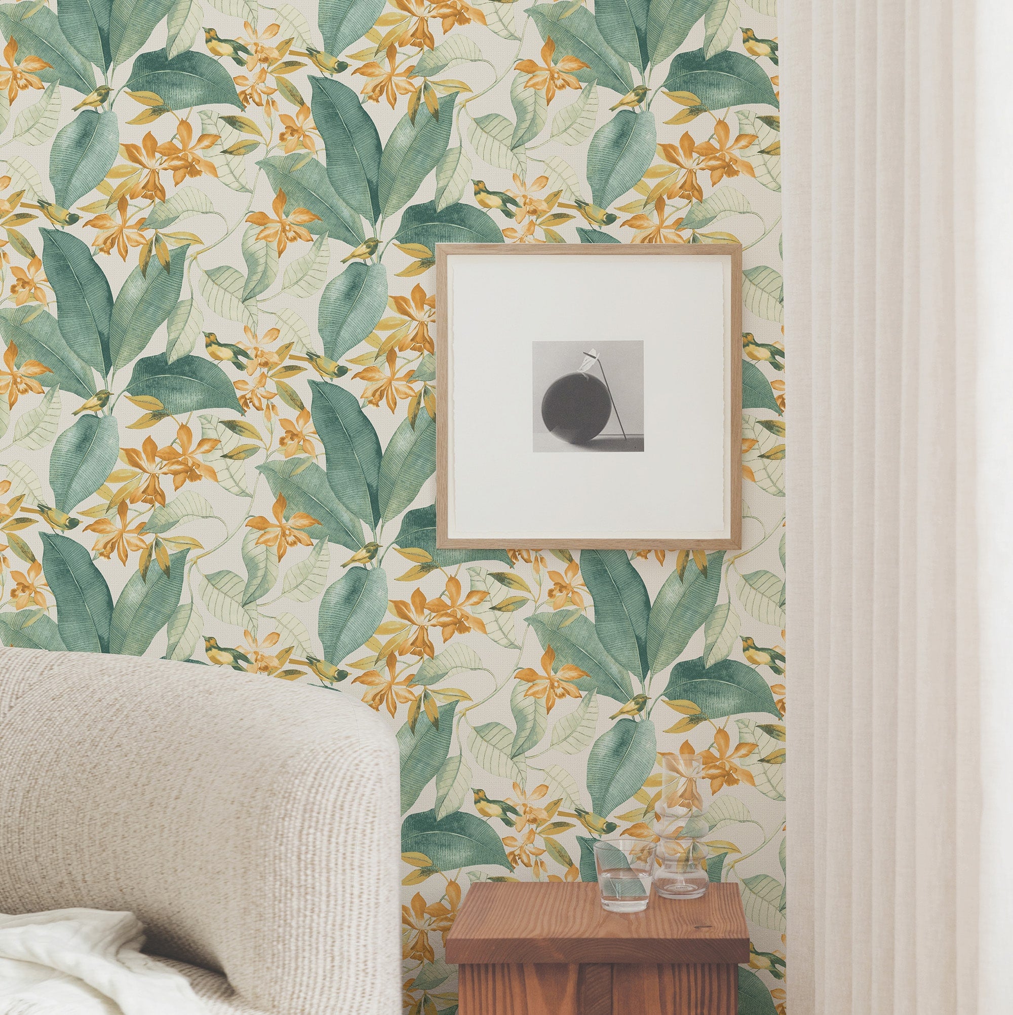 Textured Wallpaper Floral|Animals in Green|Gold