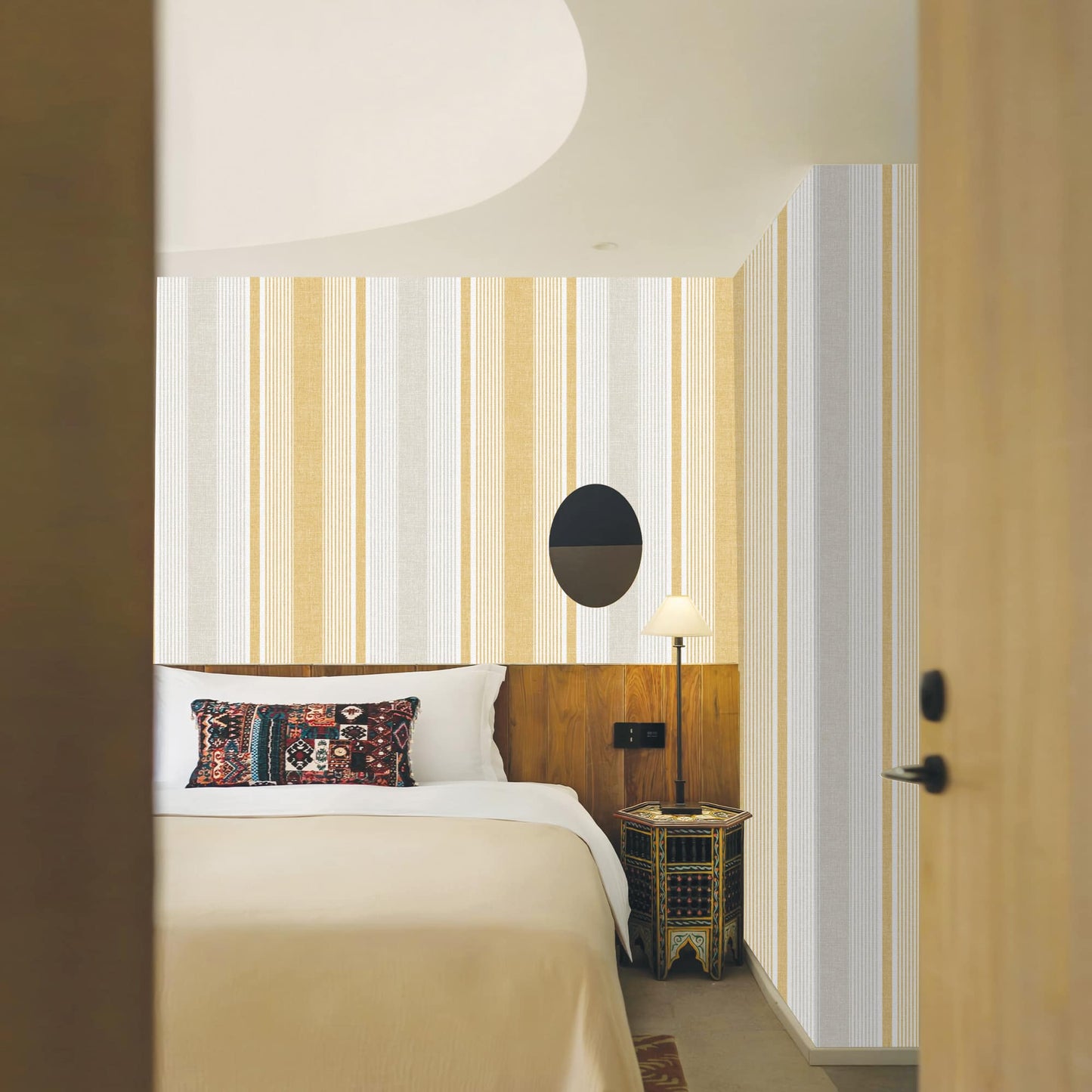 Textured Wallpaper Stripes|Traditional in Gold|Cream