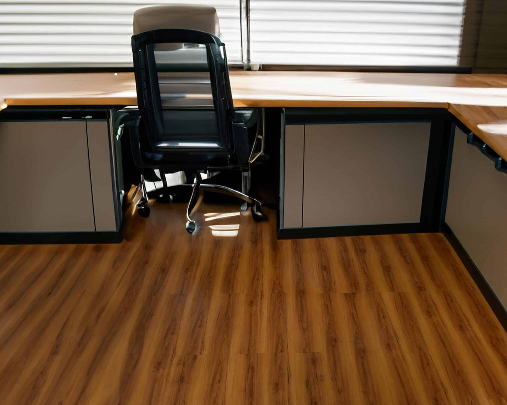 Luxury Vinyl Plank Flooring - DIY Floor Tiles Peel and Stick Waterproof - Self Adhesive Floor Planks - 36 in X 6 in, Golden Oak